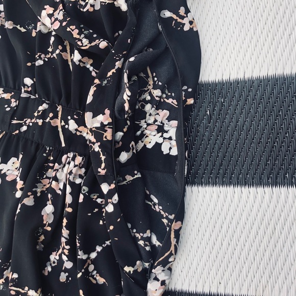 Floral/black dress with pockets!! - Picture 6 of 11